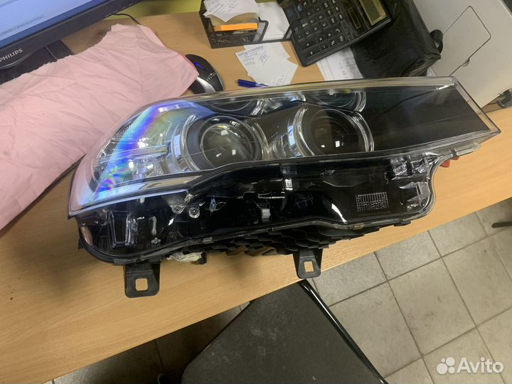 Биксеноновая фара Правая F25, F26