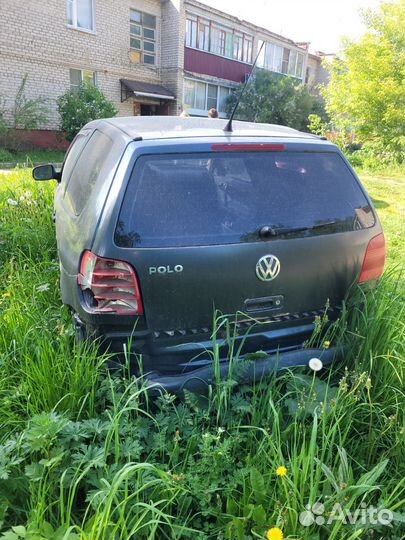 Volkswagen Polo 1.4 МТ, 2000, битый, 150 000 км