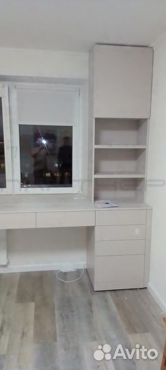 Рабочая зона со шкафом