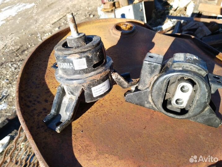 Подушки двигателя