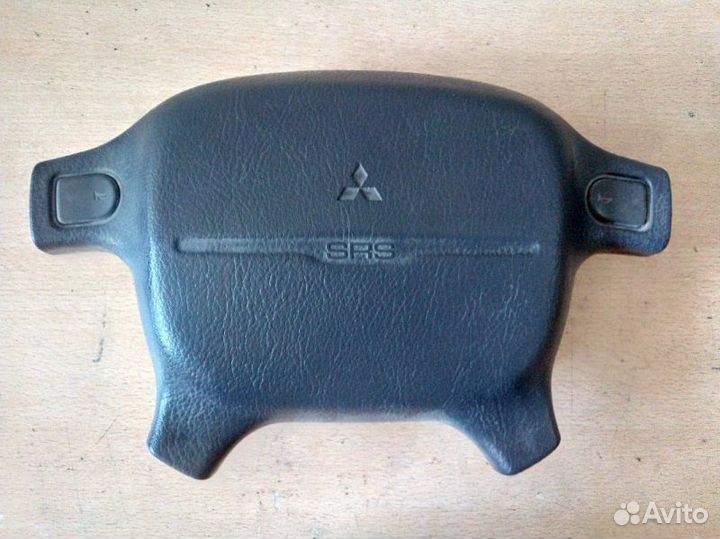 Подушка безопасности в руль Mitsubishi Galant E5