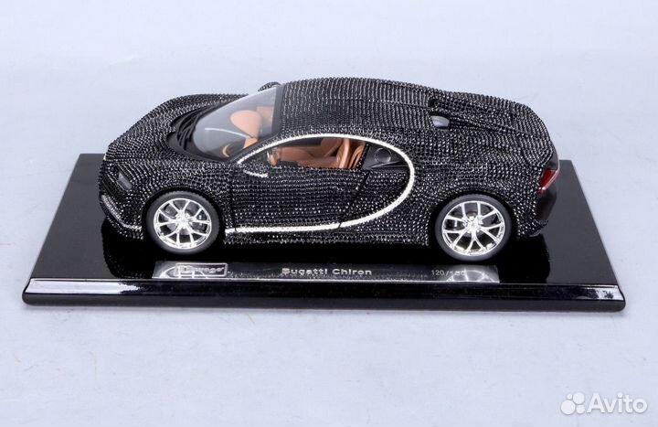 Коллекционная модель Swarovski Bugatti Chiron 1:18