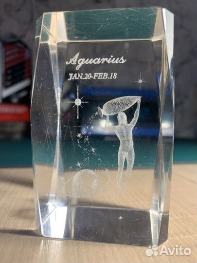 Стеклянная фигура со знаком зодиака «Водолей»