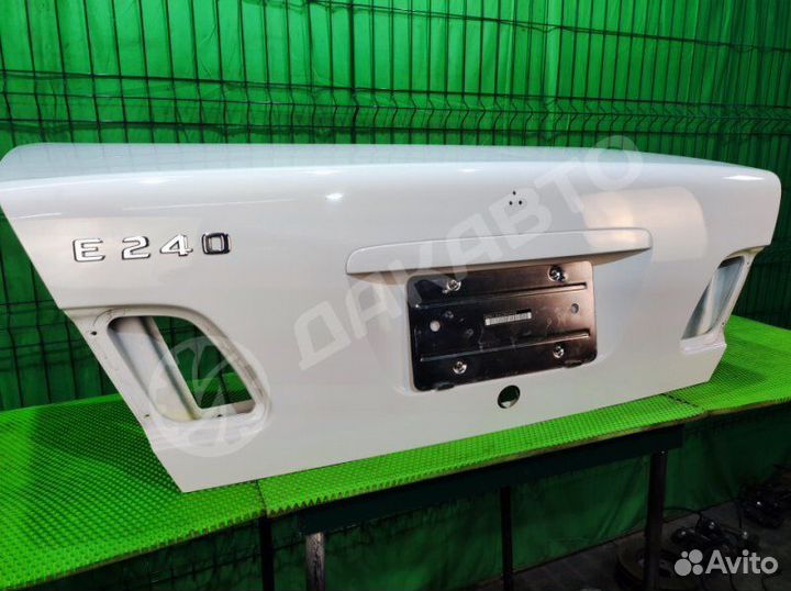 Крышка багажника Mercedes-Benz E W210