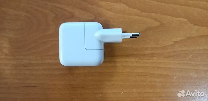 Блок питания Apple iPad/iPod 10W