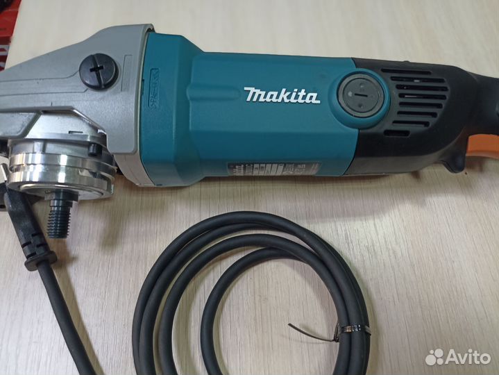 Полировочная машинка makita SA7000C