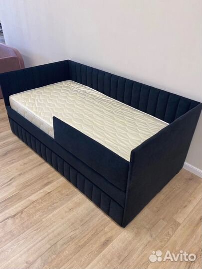 Детская кровать-диван с бортиком Soft