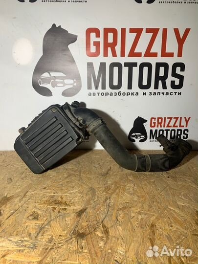 Корпус воздушного фильтра Volkswagen Golf 1K BSE