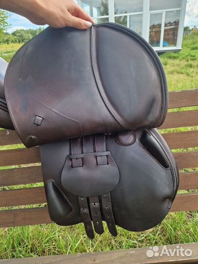 Седло для лошади