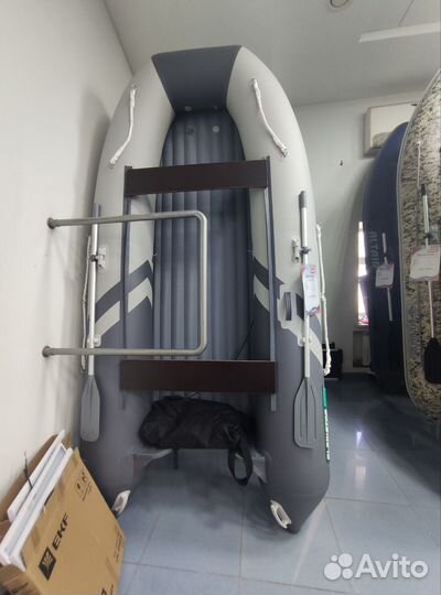 Надувная лодка Gladiator E 350