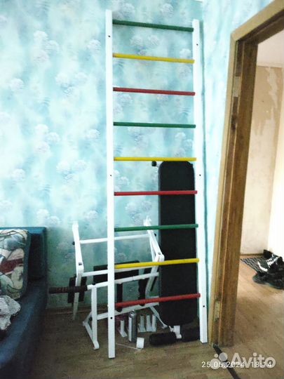 Шведская стенка с турником и брусьями