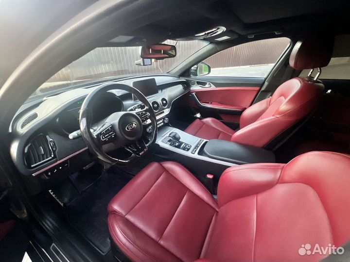 Kia Stinger 2.0 AT, 2019, 124 000 км