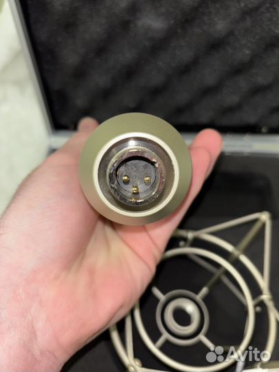 Студийный микрофон