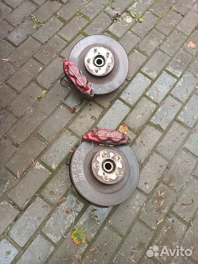 Ступицы в сборе с тормозами 4 pot Subaru