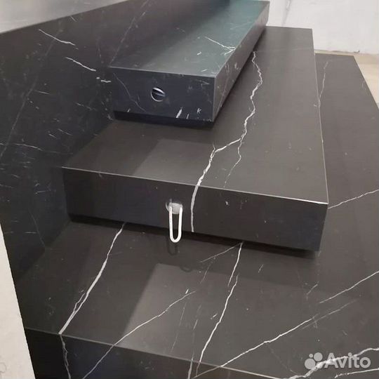 Лестница из акрилового камня