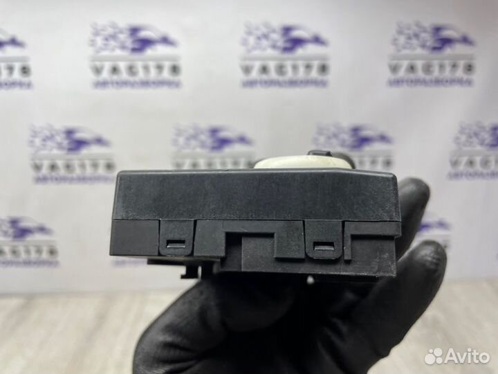 Блок комфорта передний правый Skoda Superb scout