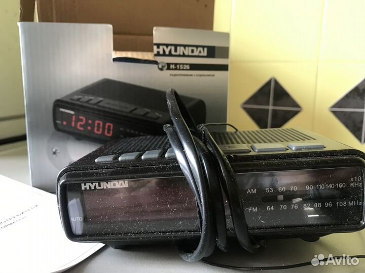Радиобудильник hyundai H-1526
