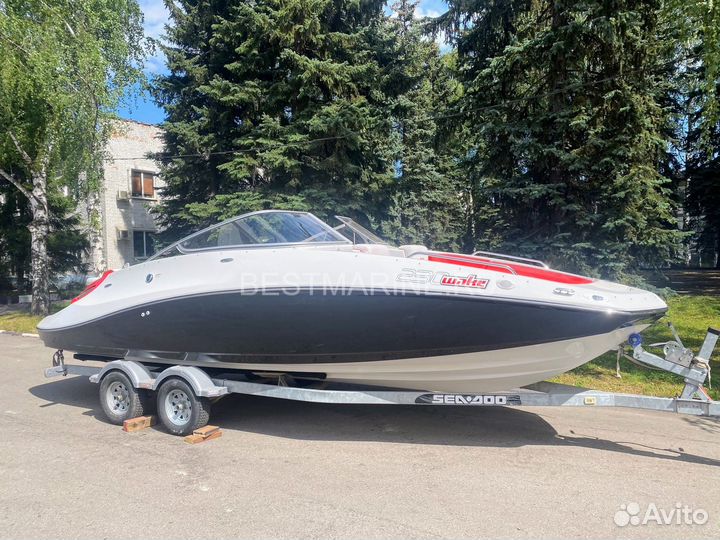Водометный катер Sea Doo 230 Wake