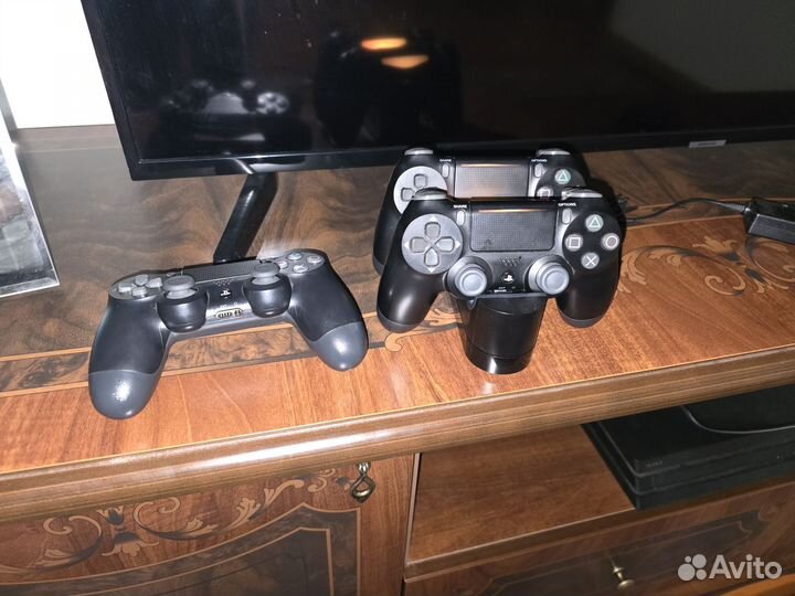 Sony playstation 4 pro 1tb 3геймпада + з/станция