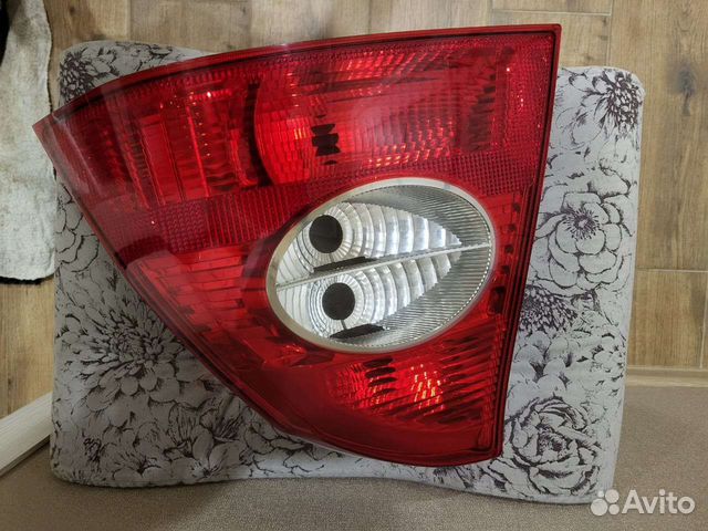 Задний правый фонарь Ford Focus 2