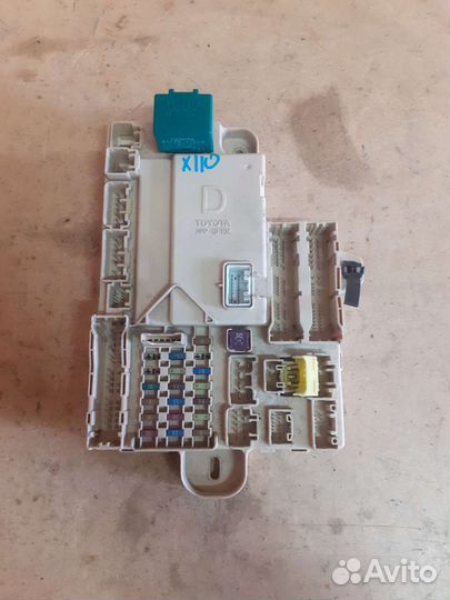 Блок предохранителей Toyota Mark II JZX110