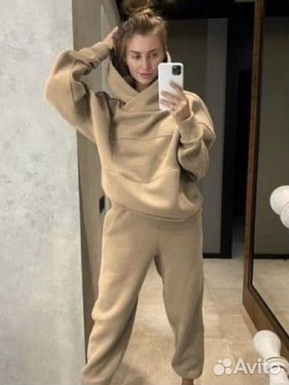 Спортивный костюм женский