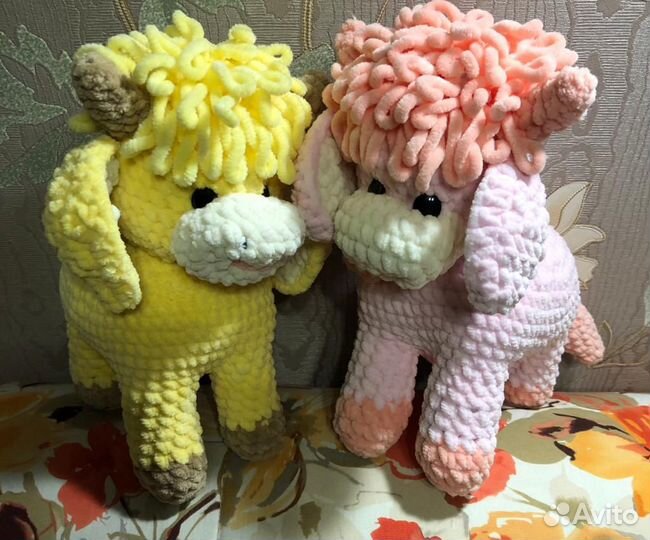 Вязанная игрушка Бычок