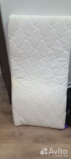 Матрас ортопедический в детскую кроватку б/у