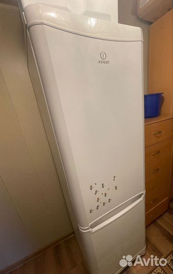 Холодильник бу indesit