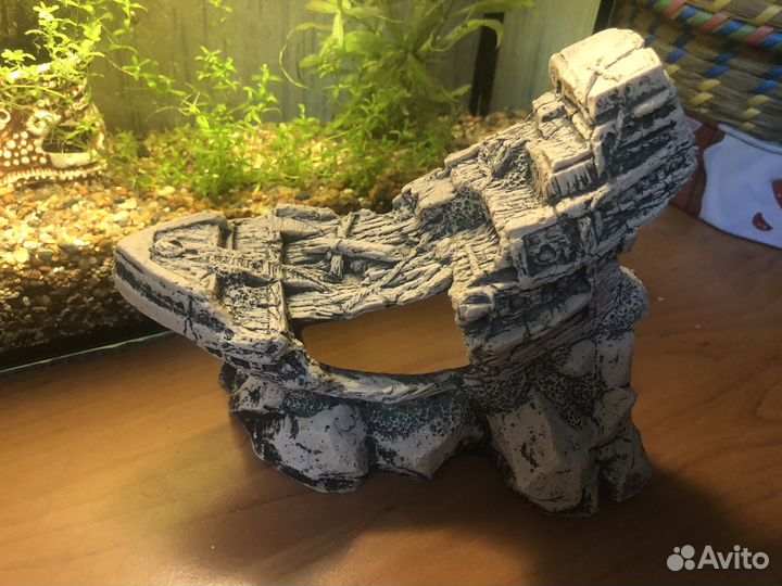 Два аквариума 10 и 14 литров + доп. штуки