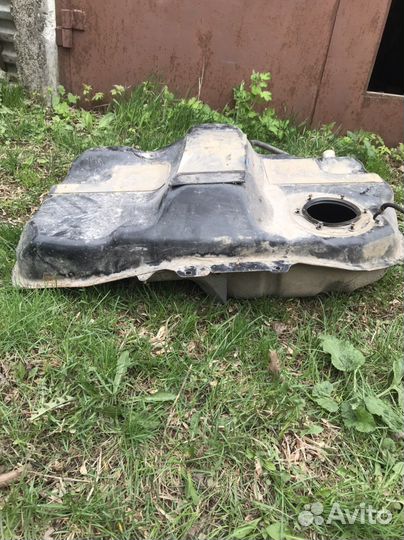 Топливный бак Mitsubishi Lancer 10