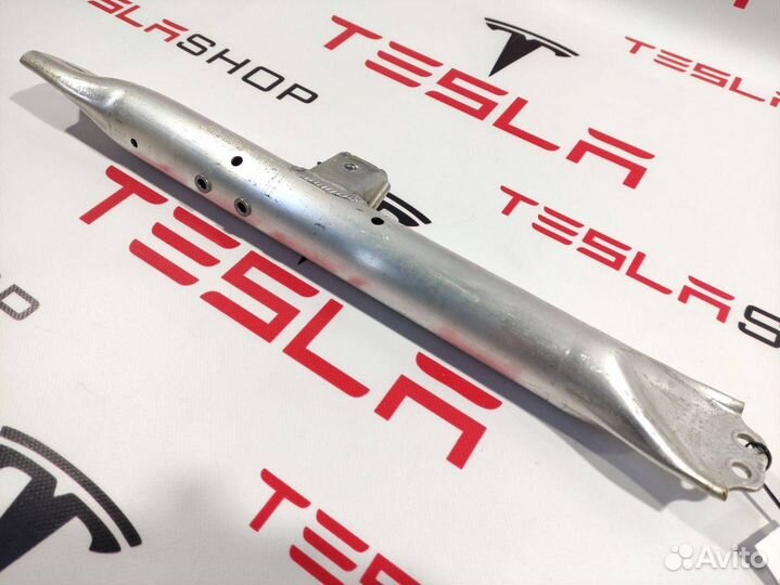 Распорка стоек Tesla Model S 2015 1020294-00-C