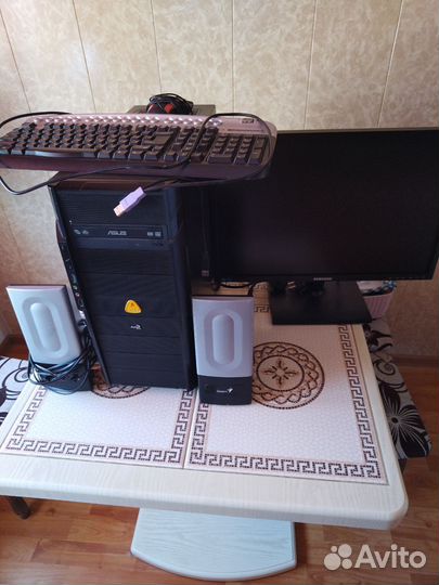 Игровая клавиатура и мышь