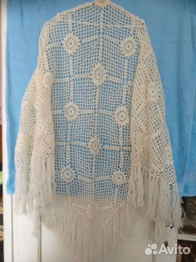 Вязаная ажурная шаль