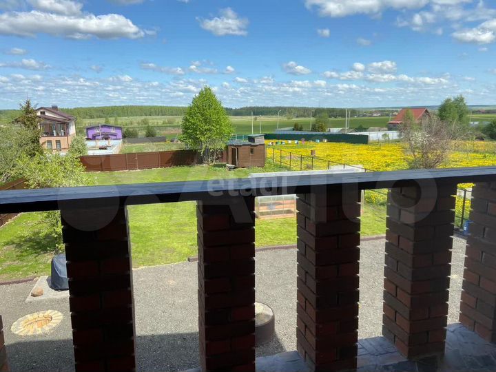 Дом 196,3 м² на участке 13,8 сот.