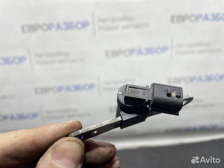 Датчик положения коленвала Nissan Almera (G15) 2013-2018