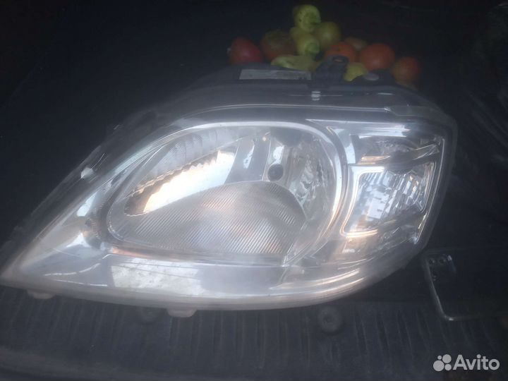 Фара на ларгус