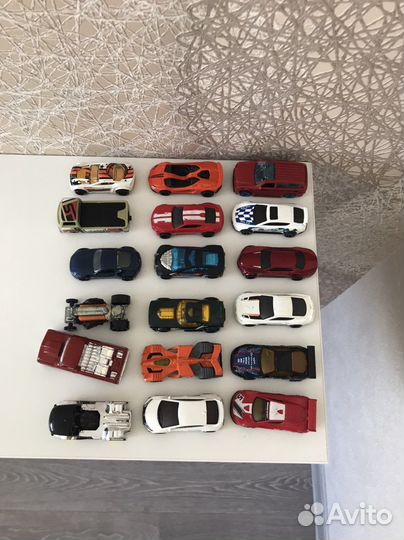 Машинки Hot Wheels