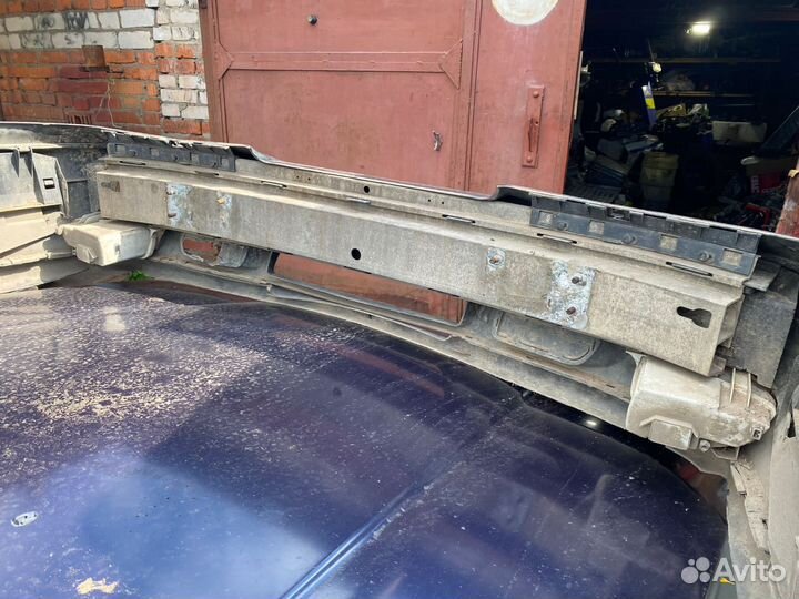 Бампер в сборе на Volvo s90, 960
