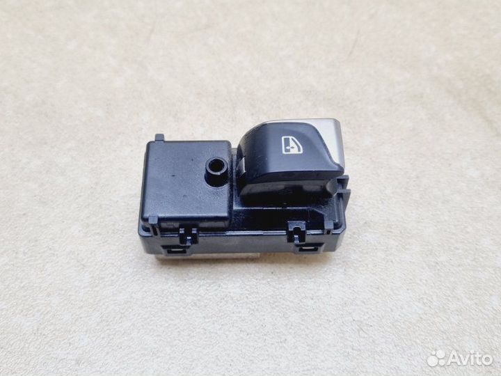 Кнопка стеклоподъемника передняя правая Changan