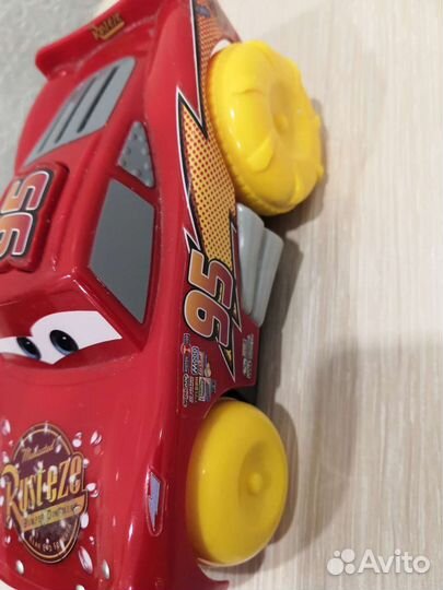 Плавающий Молния маккуин