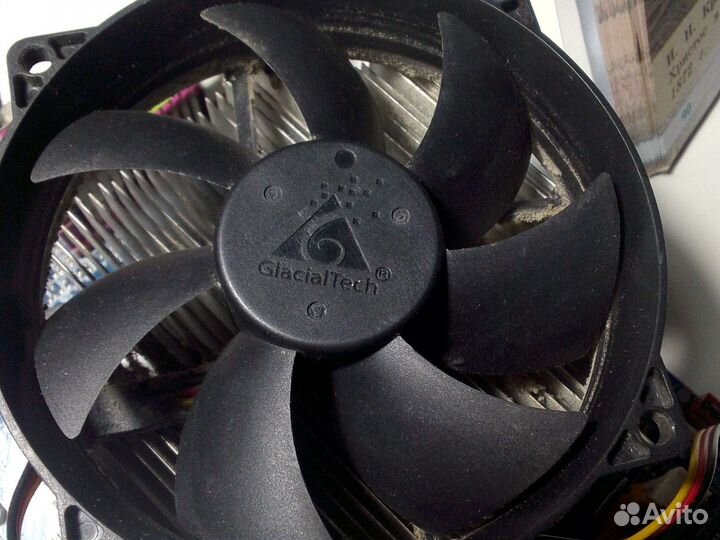 Материнская плата с процессором и памятью