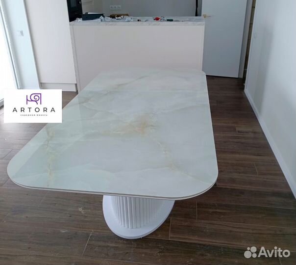 Стол из керамогранита большой