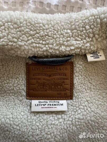 Джинсовая куртка шерпа levis