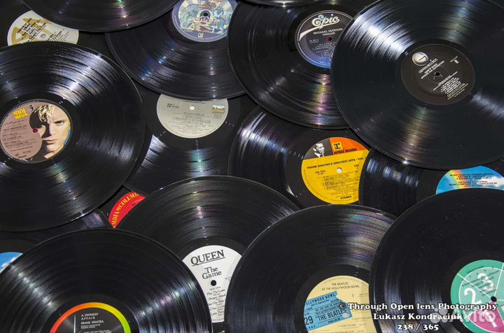 Виниловые пластинки в ассортименте