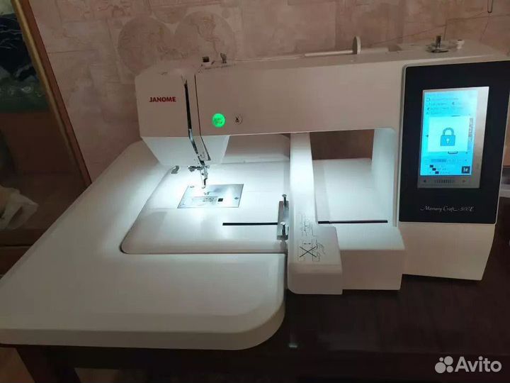 Вышивальная машина Janome Memory Craft 500E