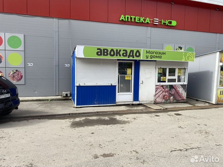 Продавец в продуктовую палатку