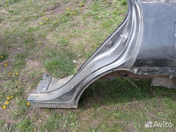 Левая задняя четверть Toyota RAV4 XA50