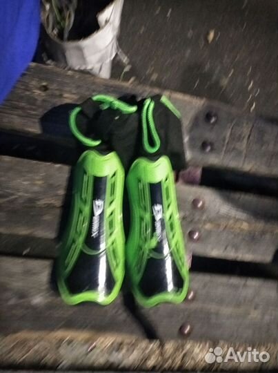 Щитки футбольные детские