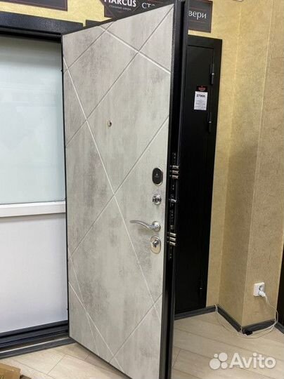 Металлическая входная дверь